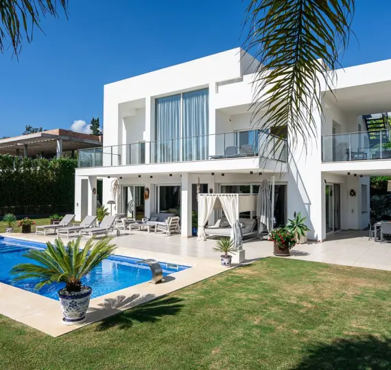 Detached villa R5186644