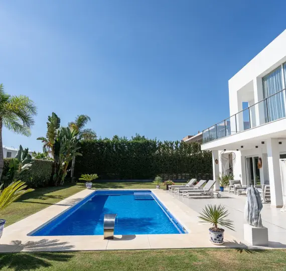 Detached villa R5186644