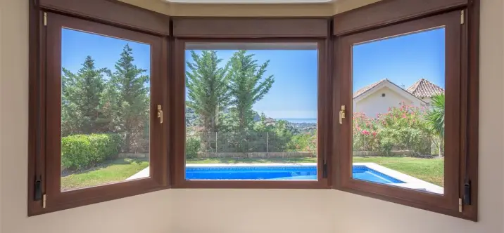 Detached villa R3679700 1