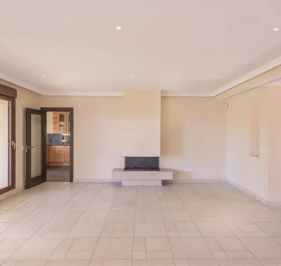 Detached villa R3679700