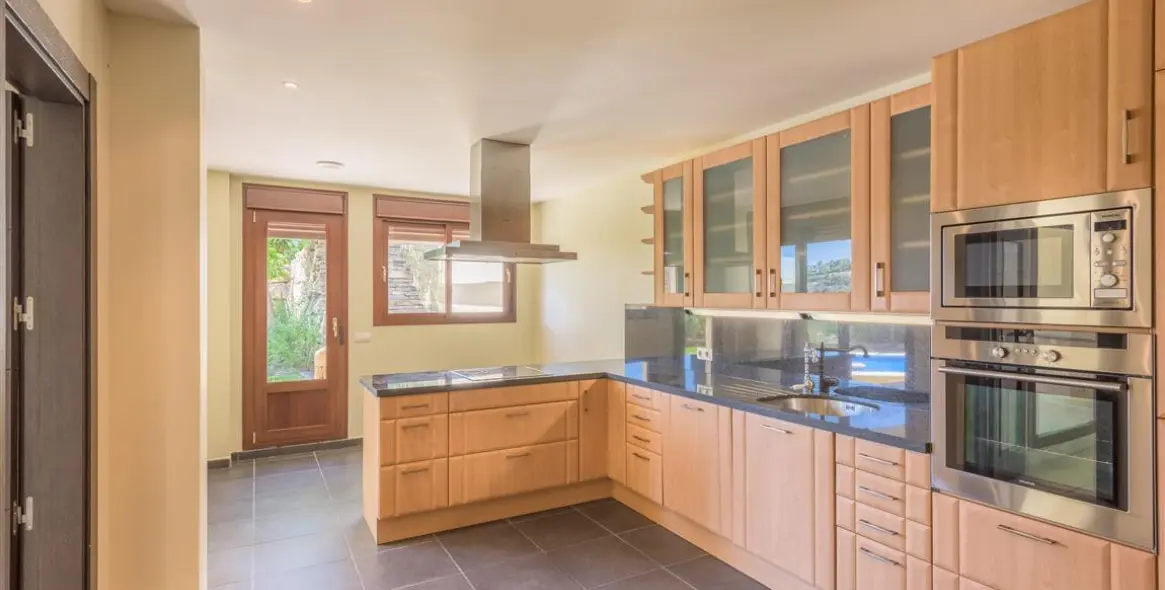 Sale of detached villa in Benahavís (district Los Arqueros) 5