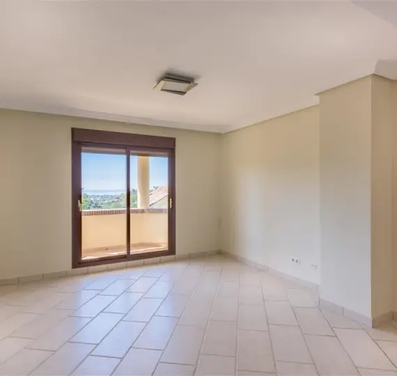 Detached villa R3679700