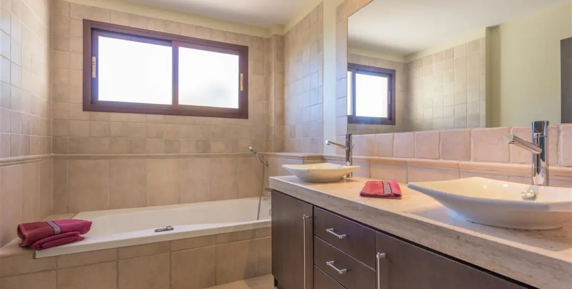 Sale of detached villa in Benahavís (district Los Arqueros) 7