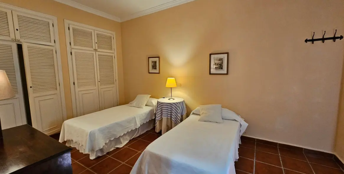 Продажа  отдельно стоящей виллы в Ronda 4