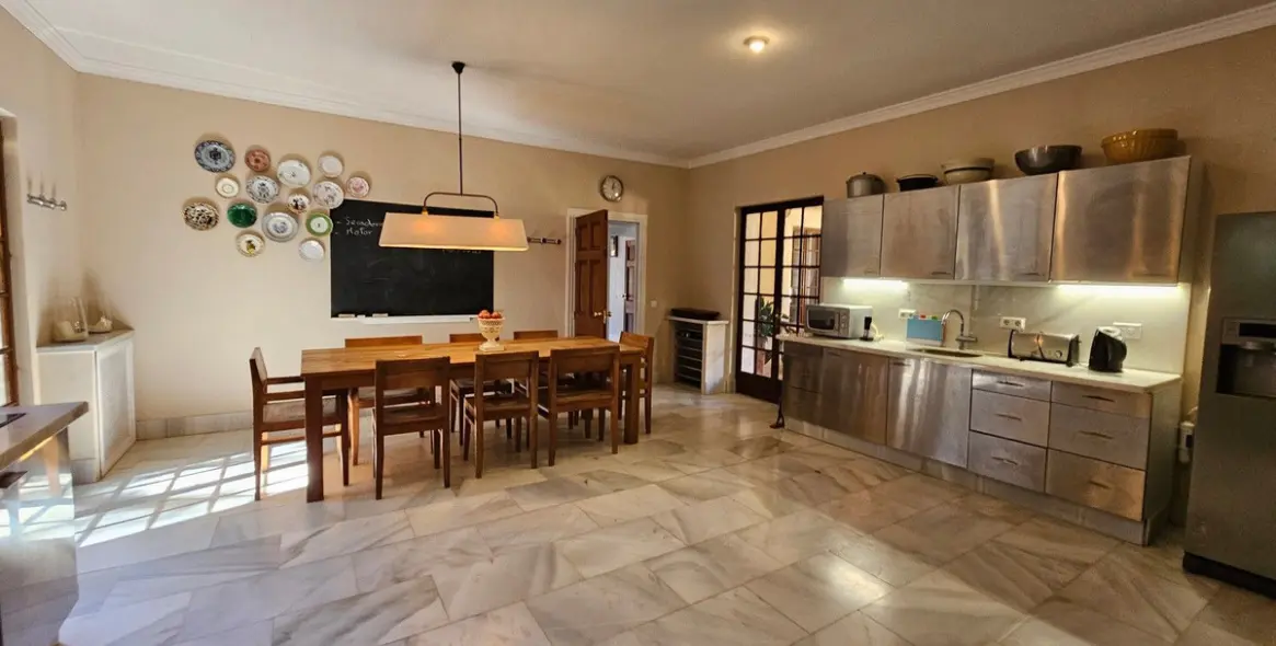 Продажа  отдельно стоящей виллы в Ronda 5