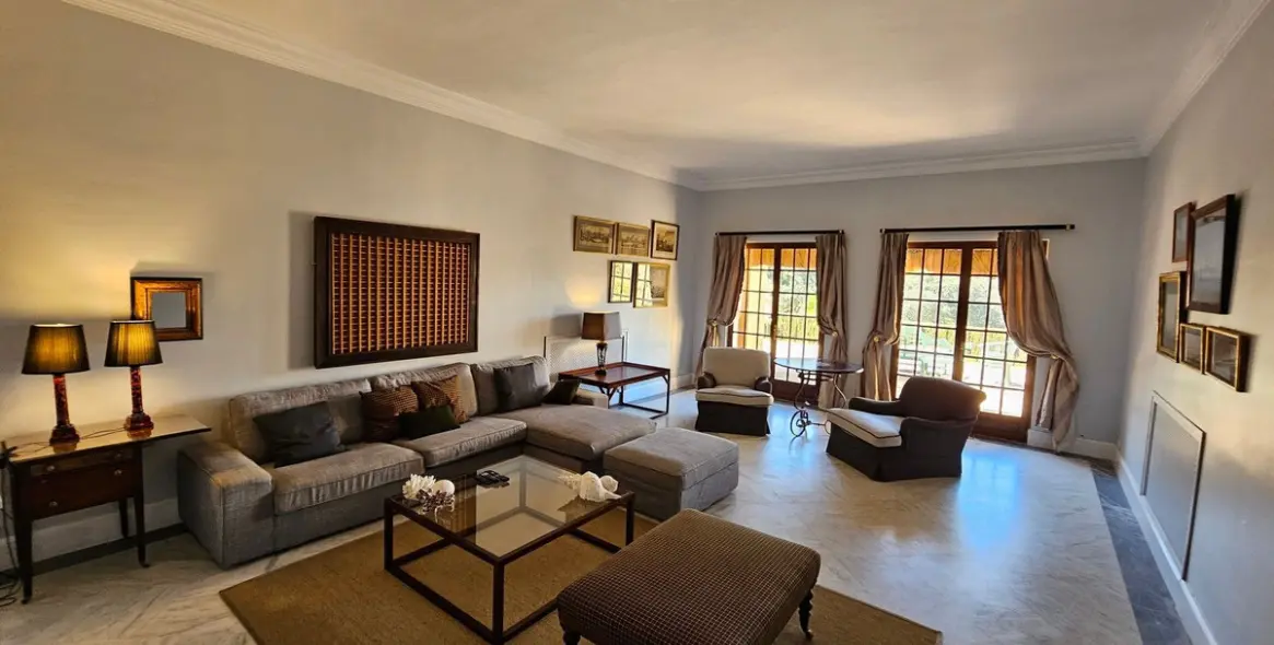 Продажа  отдельно стоящей виллы в Ronda 8