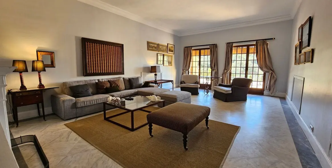 Продажа  отдельно стоящей виллы в Ronda 14