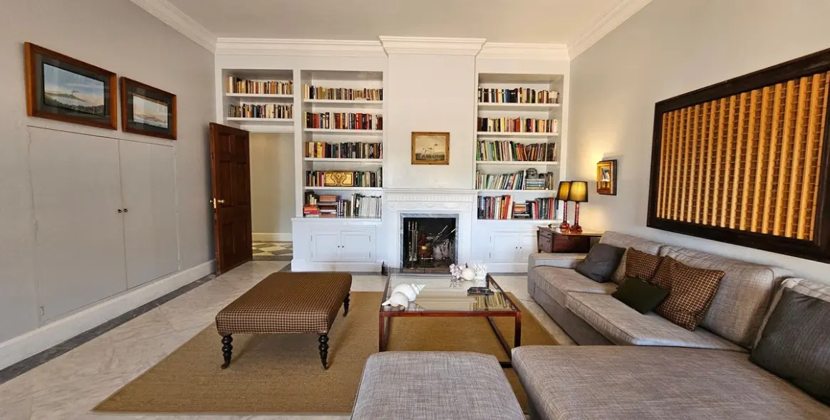 Продажа  отдельно стоящей виллы в Ronda 15