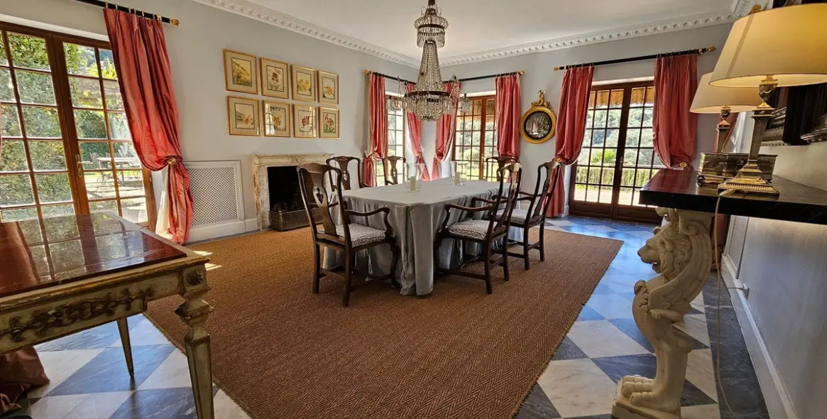 Продажа  отдельно стоящей виллы в Ronda 16