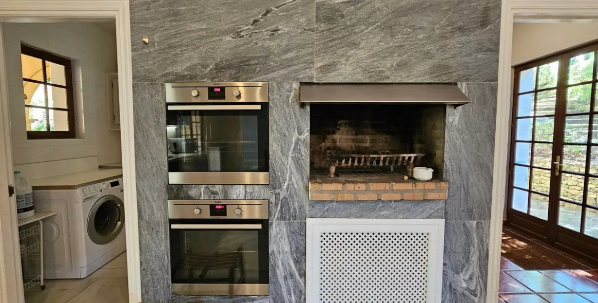 Продажа  отдельно стоящей виллы в Ronda 17