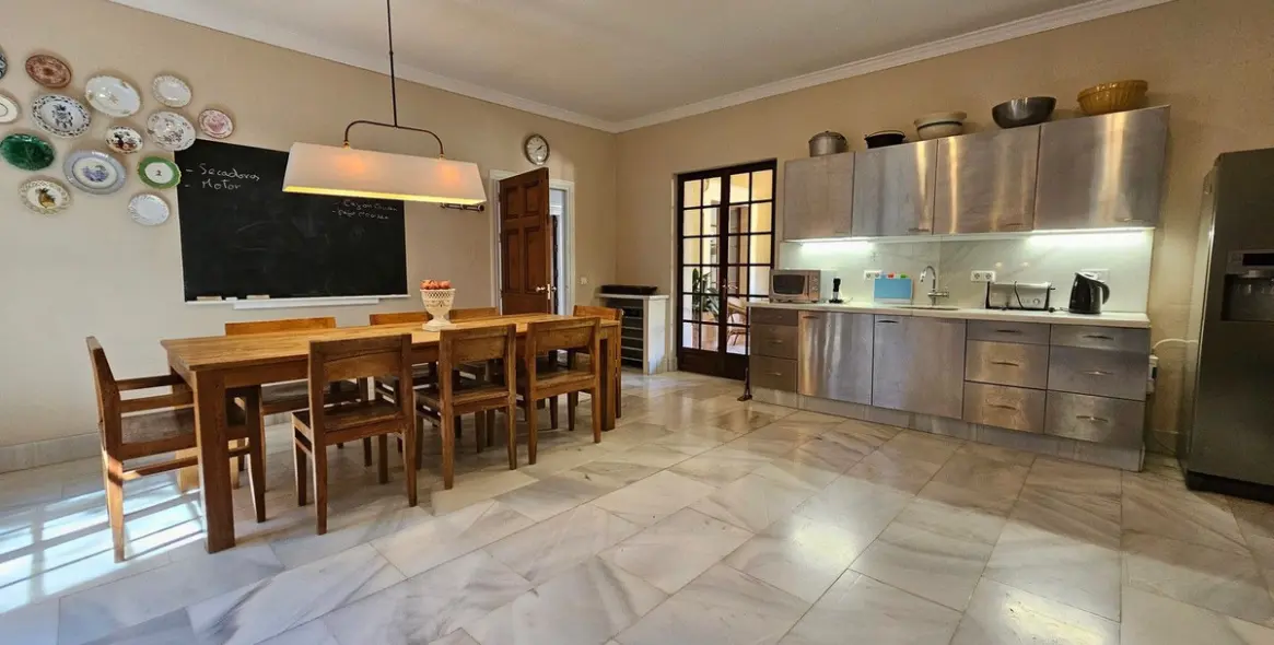 Продажа  отдельно стоящей виллы в Ronda 18