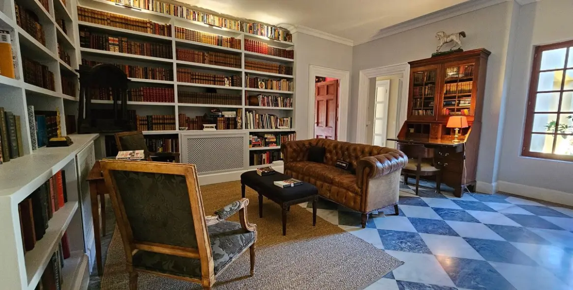 Продажа  отдельно стоящей виллы в Ronda 20