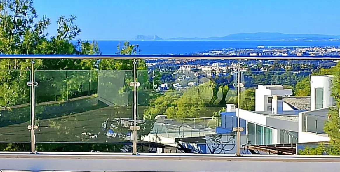 Sale of semi-detached house in Marbella (district Sierra Blanca) 1