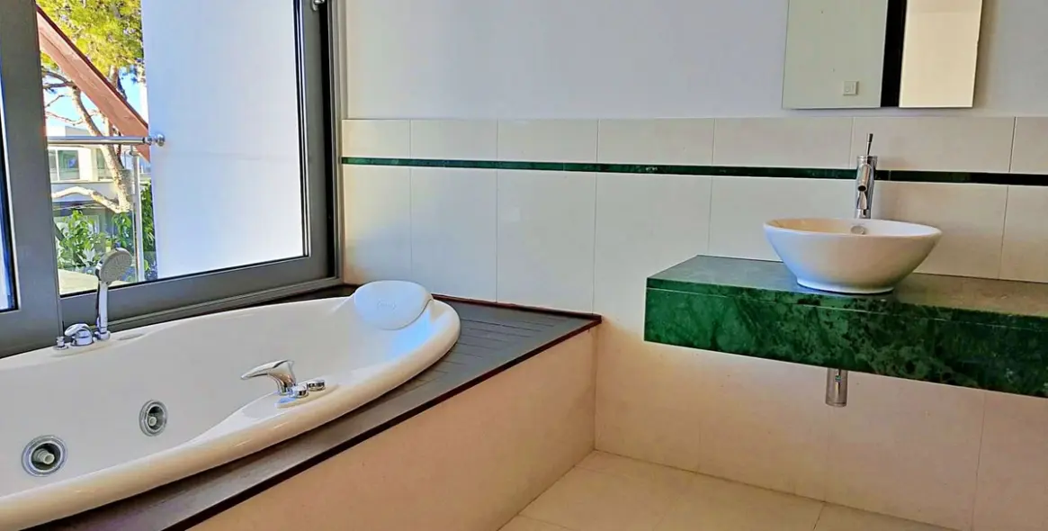 Sale of semi-detached house in Sierra Blanca 20