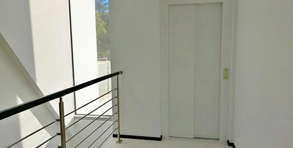 Sale of semi-detached house in Sierra Blanca 28