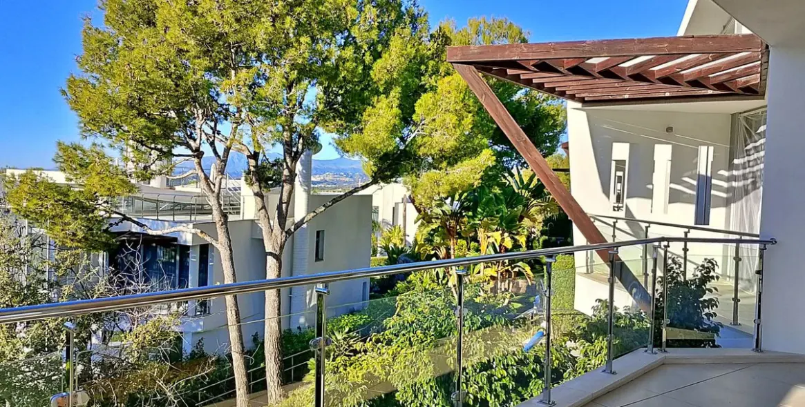 Sale of semi-detached house in Sierra Blanca 33