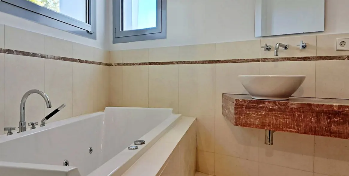 Sale of semi-detached house in Sierra Blanca 41