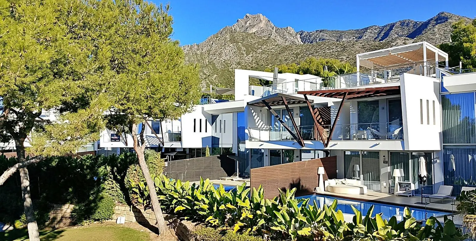 Venta de casa pareada en Marbella 1