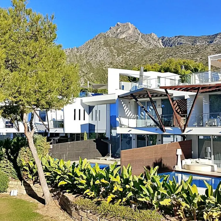 Venta de casa pareada en Marbella