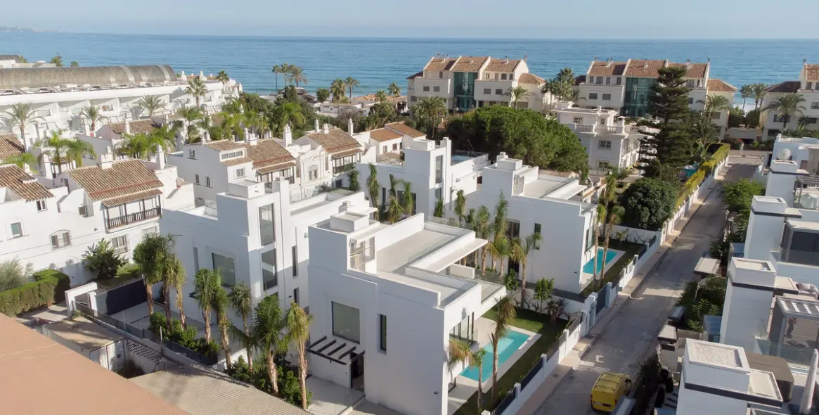 Sale of detached villa in Marbella (district The Golden Mile) 1