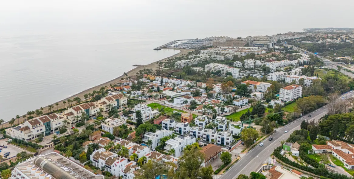 Sale of detached villa in Marbella (district The Golden Mile) 3