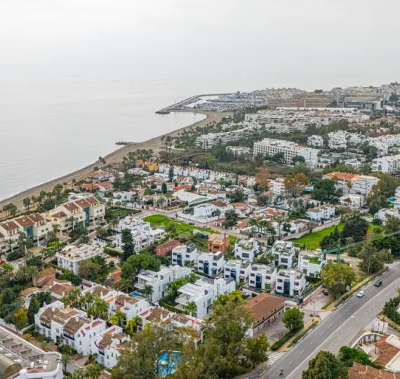 Detached villa R4892461