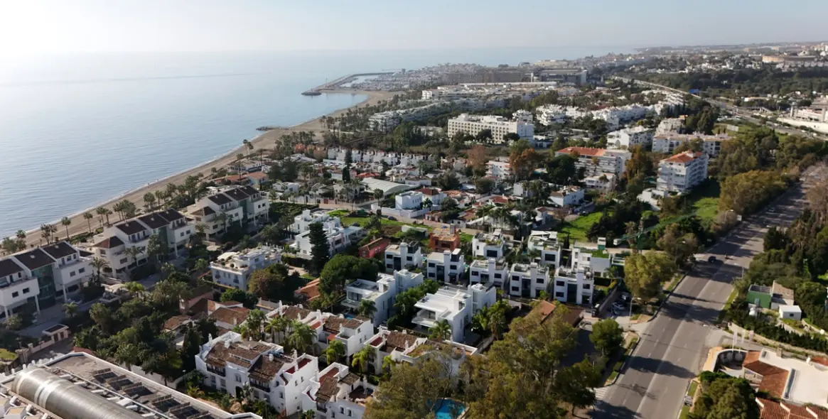 Sale of detached villa in Marbella (district The Golden Mile) 9