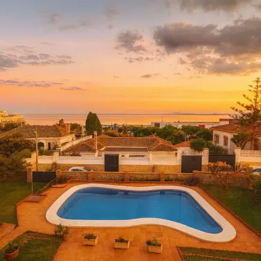 Venta de villa independiente en Torremolinos