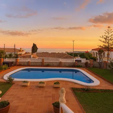 Venta de villa independiente en Torremolinos