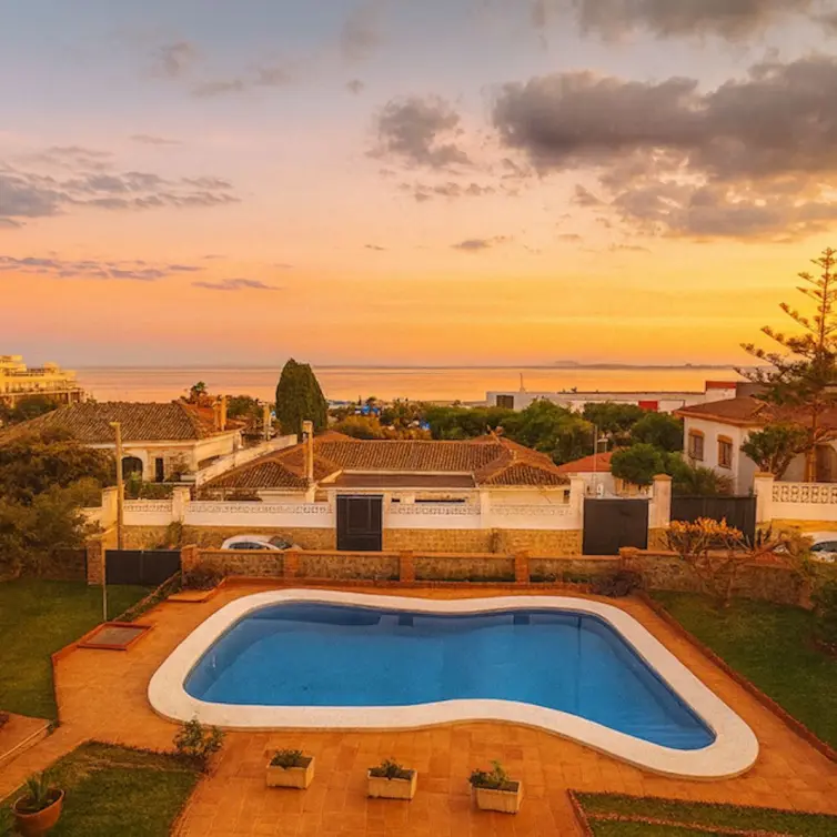 Sale of detached villa in Torremolinos