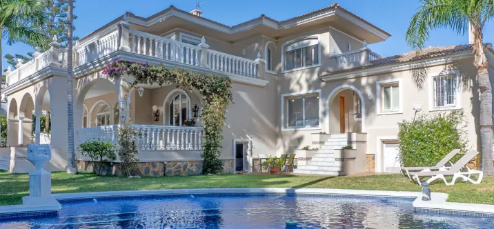 Sale of detached villa in New Golden Mile 0