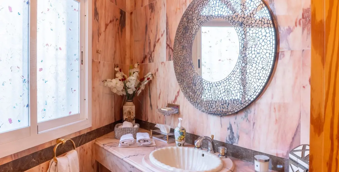 Sale of detached villa in New Golden Mile 35