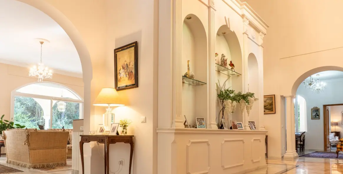 Sale of detached villa in New Golden Mile 36