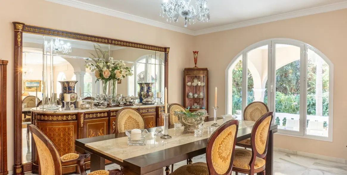 Sale of detached villa in New Golden Mile 45