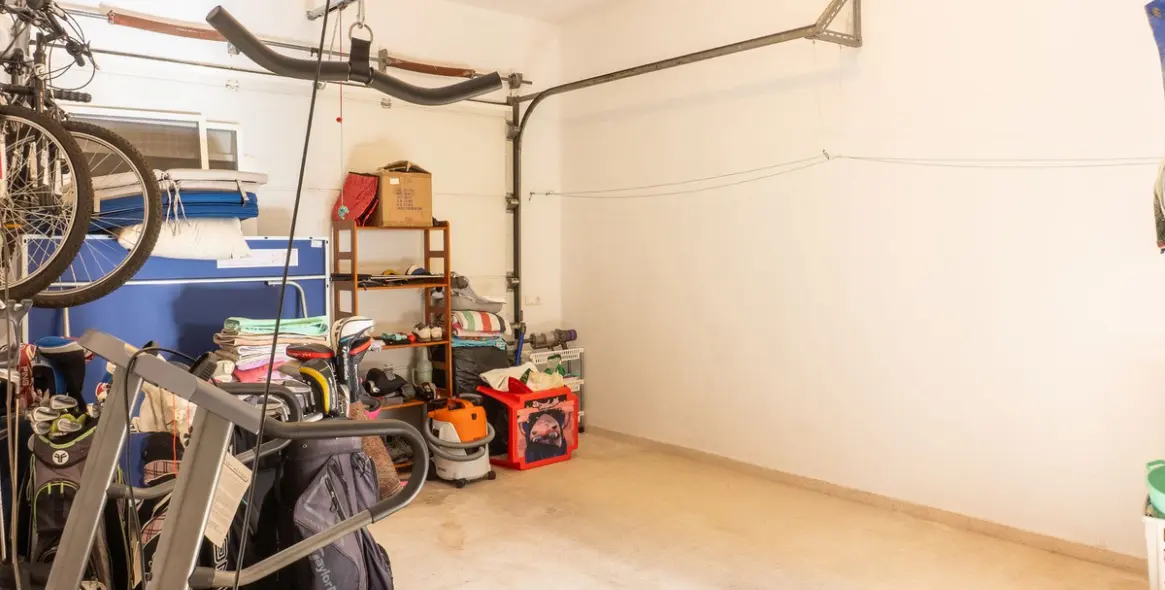 Sale of detached villa in New Golden Mile 48