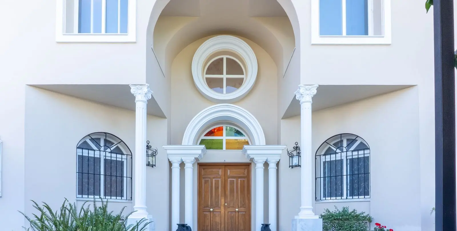 Sale of detached villa in New Golden Mile 2