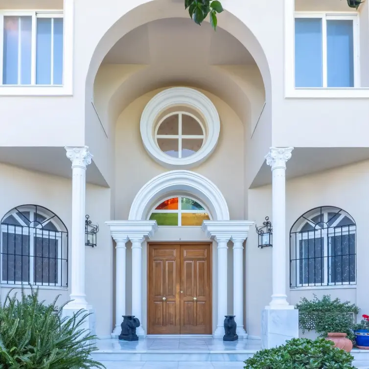 Sale of detached villa in New Golden Mile
