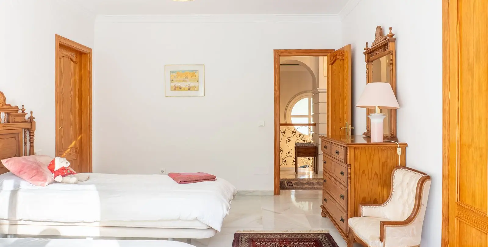 Sale of detached villa in New Golden Mile 26