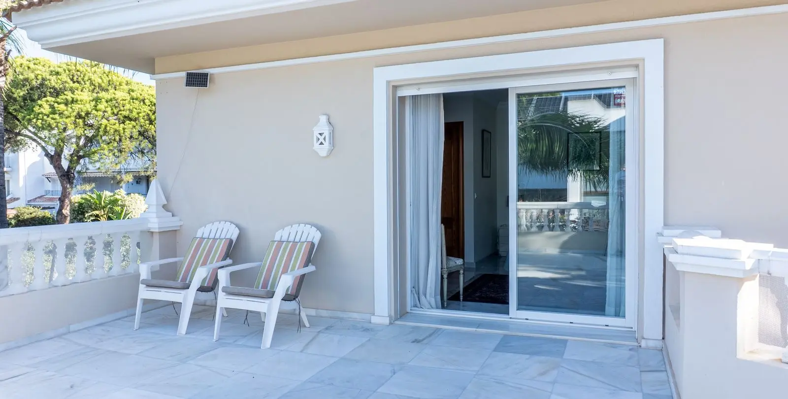 Sale of detached villa in New Golden Mile 33
