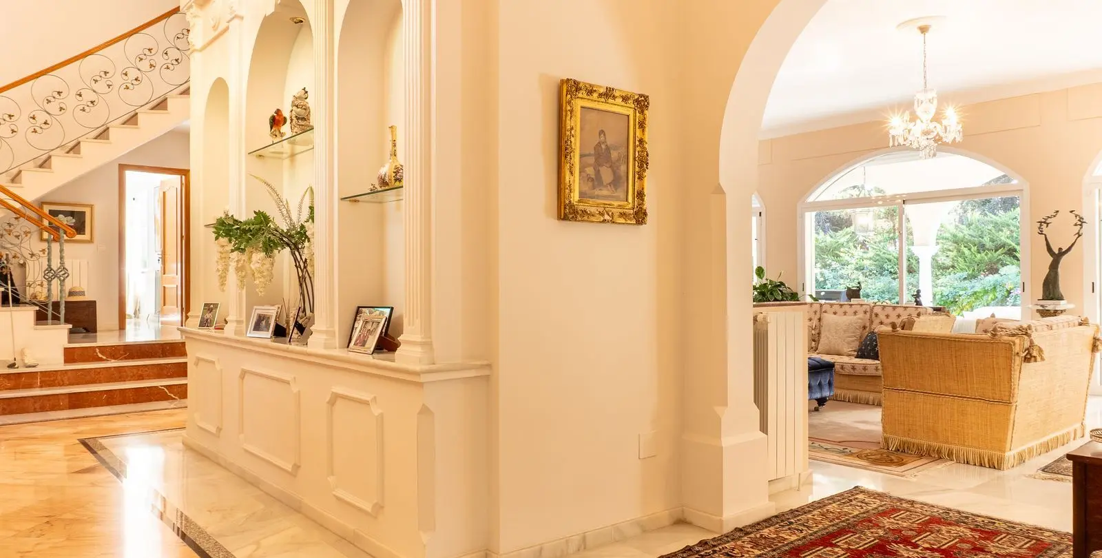 Sale of detached villa in New Golden Mile 38