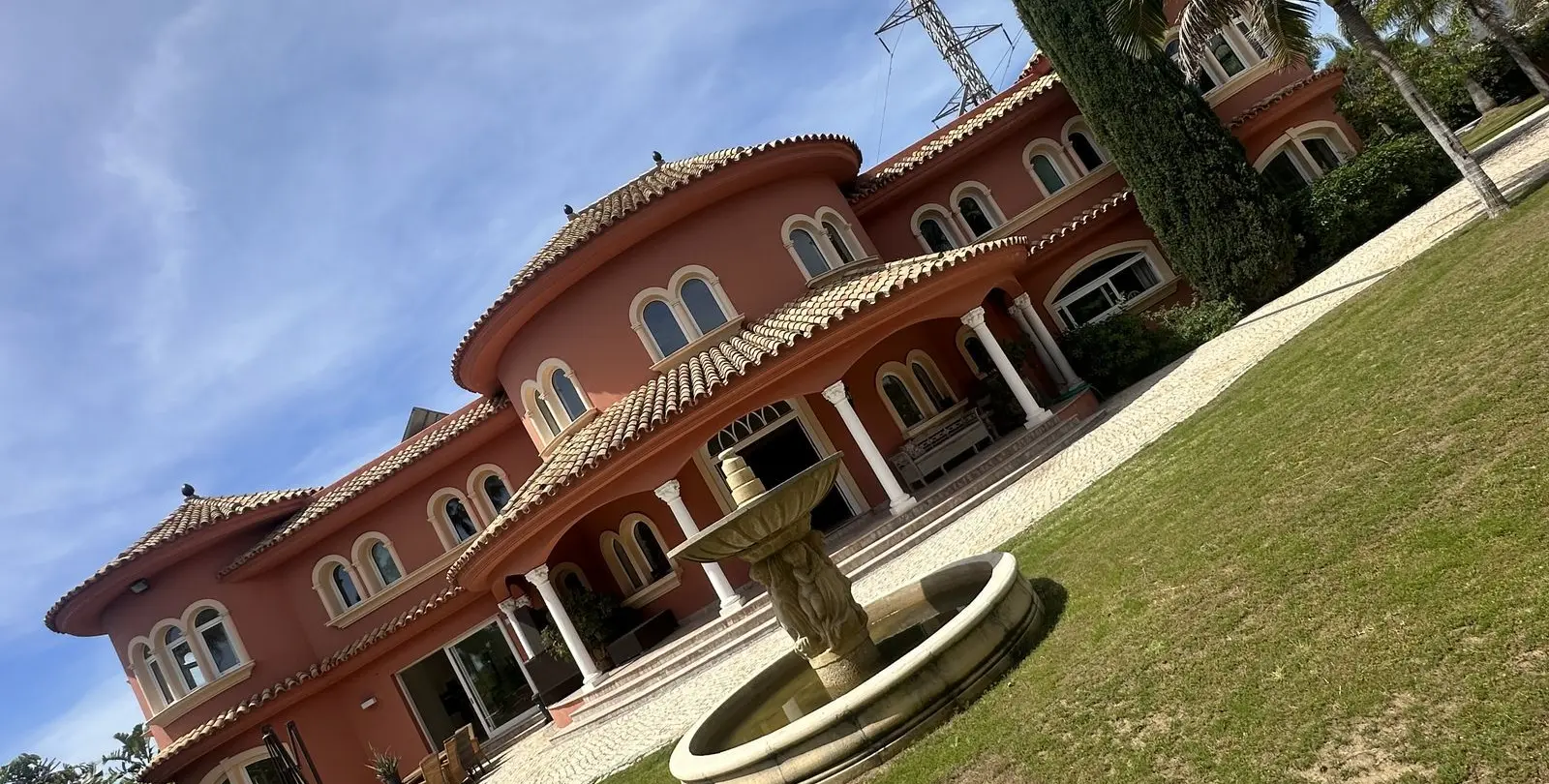 Venta de villa independiente en El Paraiso 1