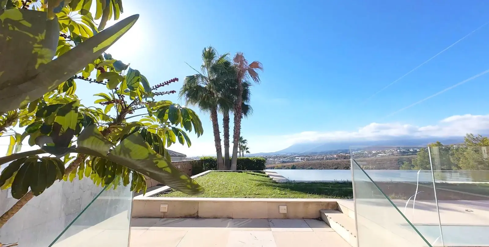 Venta de villa independiente en El Paraiso 4