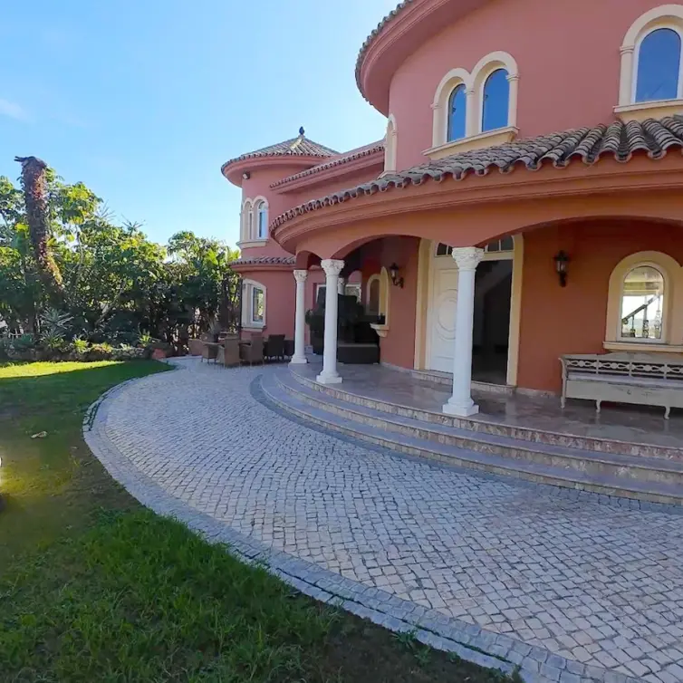 Venta de villa independiente en El Paraiso