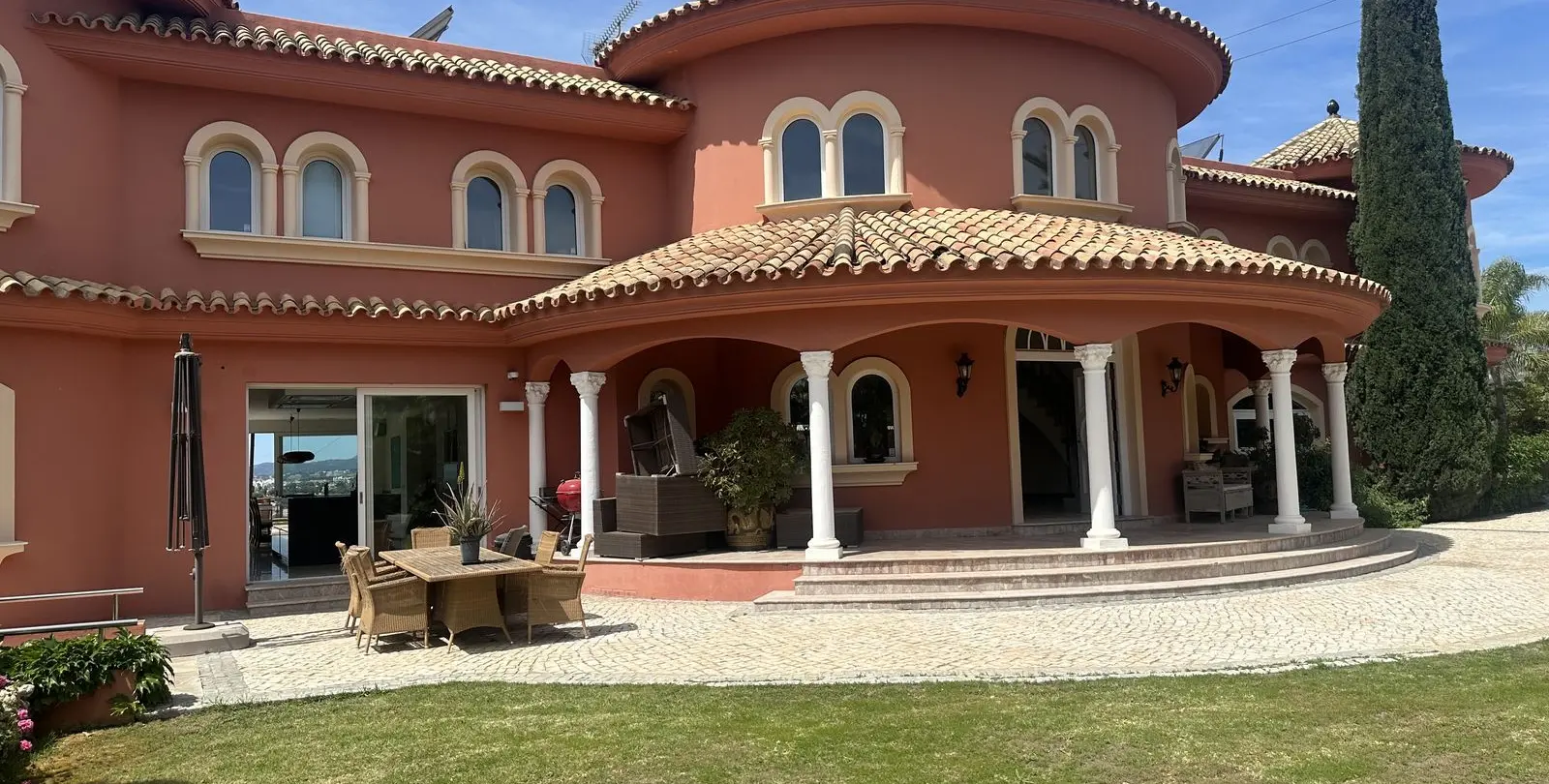 Venta de villa independiente en El Paraiso 20