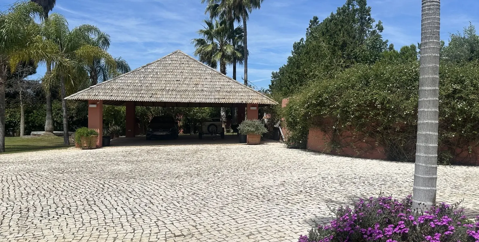 Venta de villa independiente en El Paraiso 24
