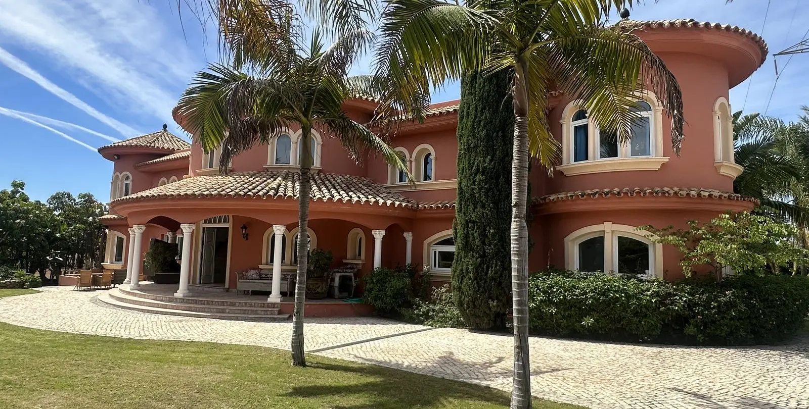 Venta de villa independiente en El Paraiso 26