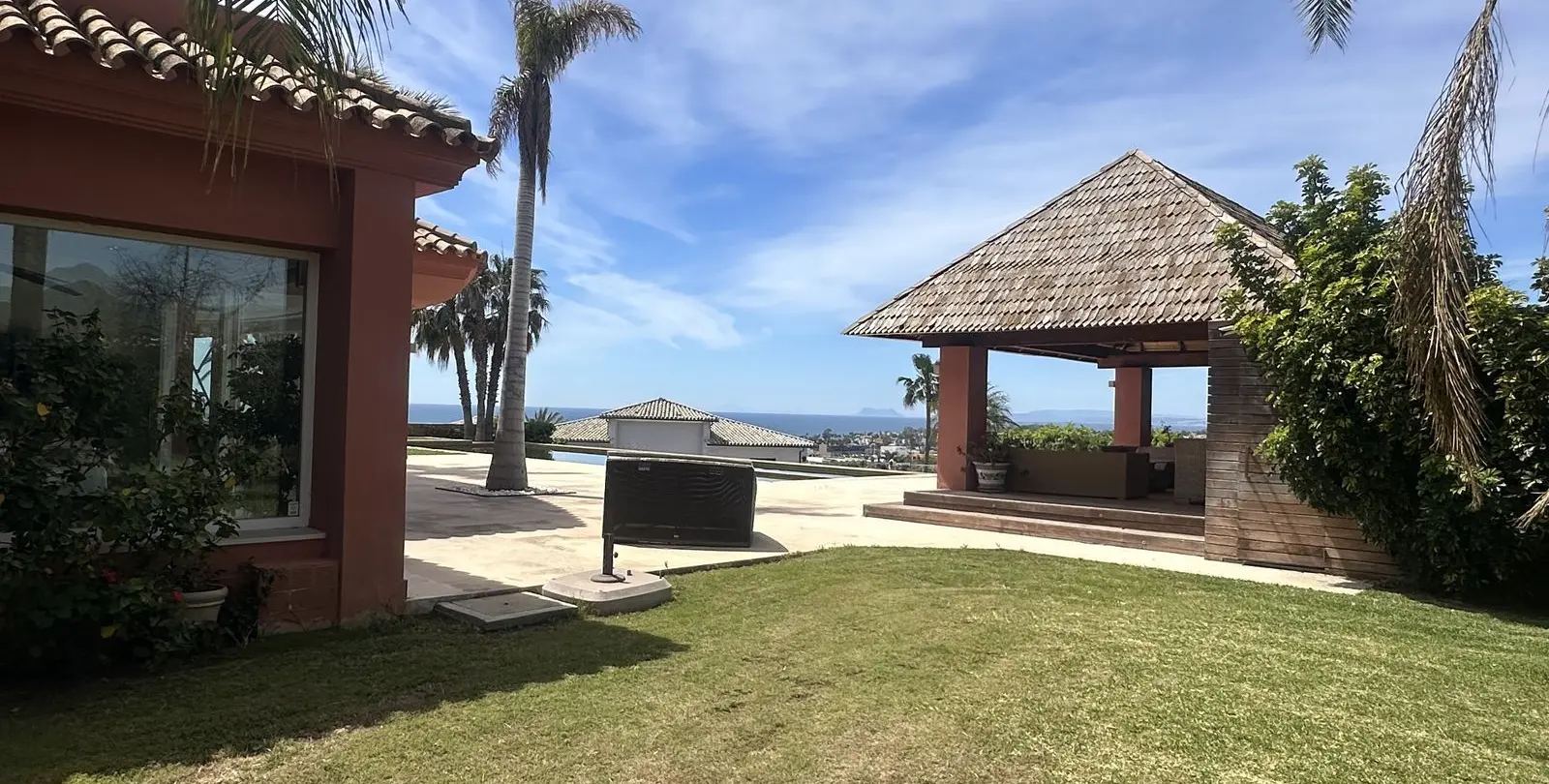 Venta de villa independiente en El Paraiso 31