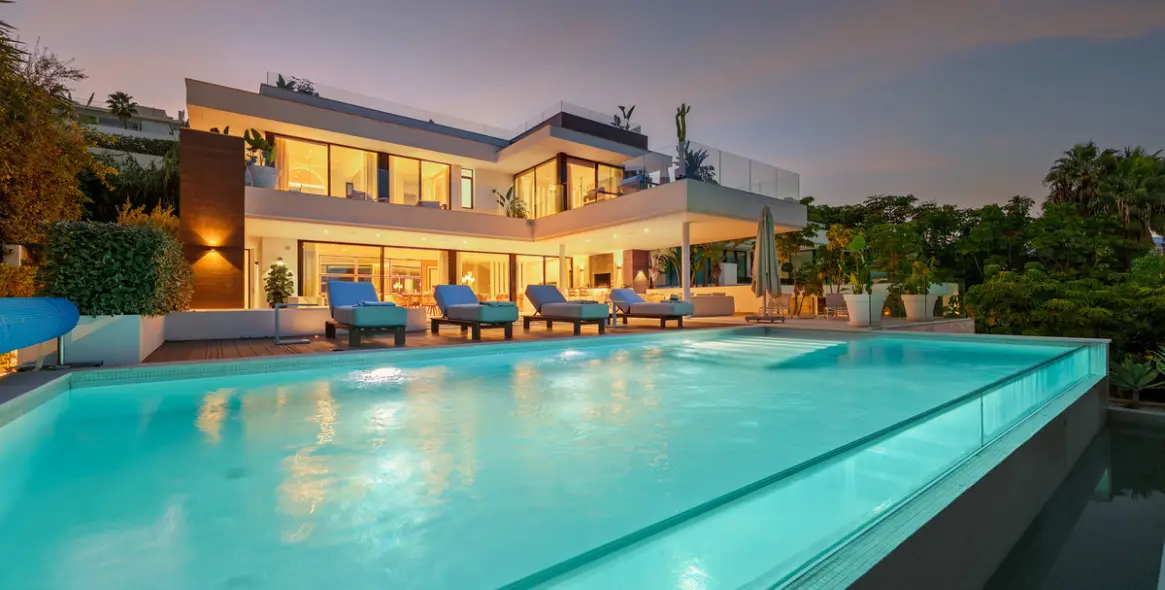 Sale of detached villa in Nueva Andalucía (district Nueva Andalucía) 1