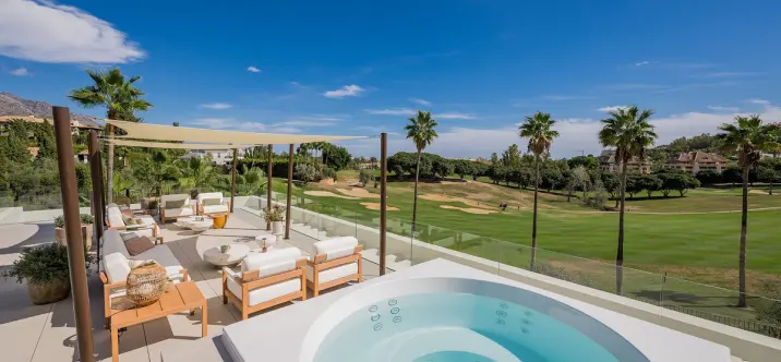 Detached villa R5235796 1