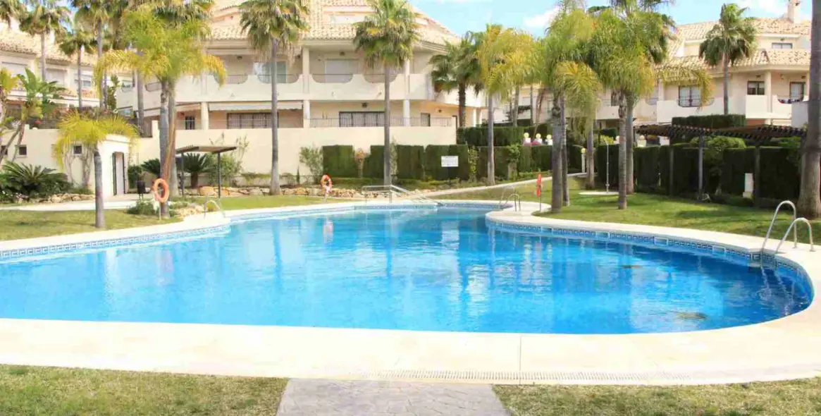 Long-term rent of townhouse in El Rosario 4